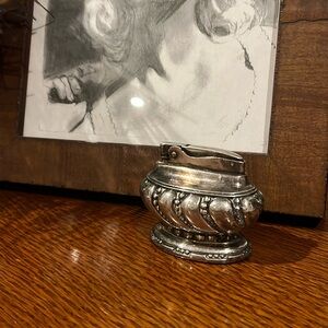 Vintage early 20th century American silver plate Art Deco table lighter.